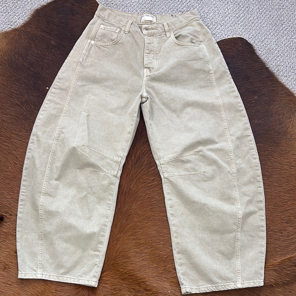 Beige Wide-Leg Jeans